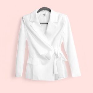Area Star White Elegant Kaylin Jacket Size Small